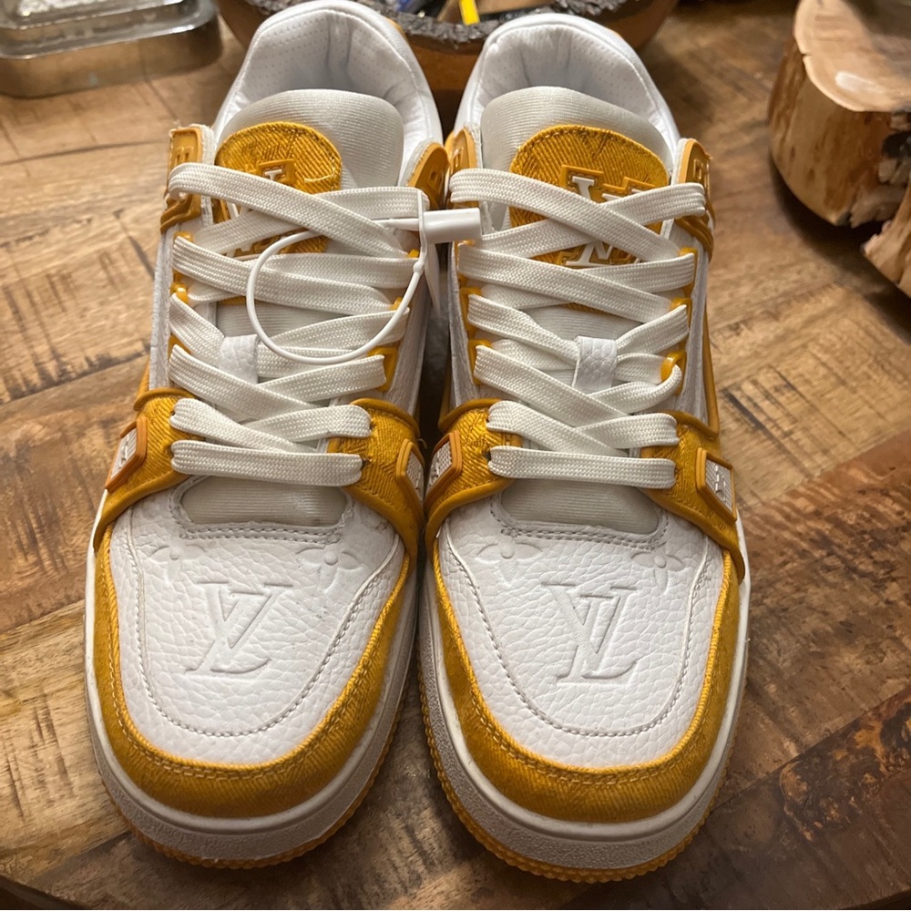 Size 11 - Louis Vuitton Trainer Yellow Monogram Denim White - Picture 2 of 6